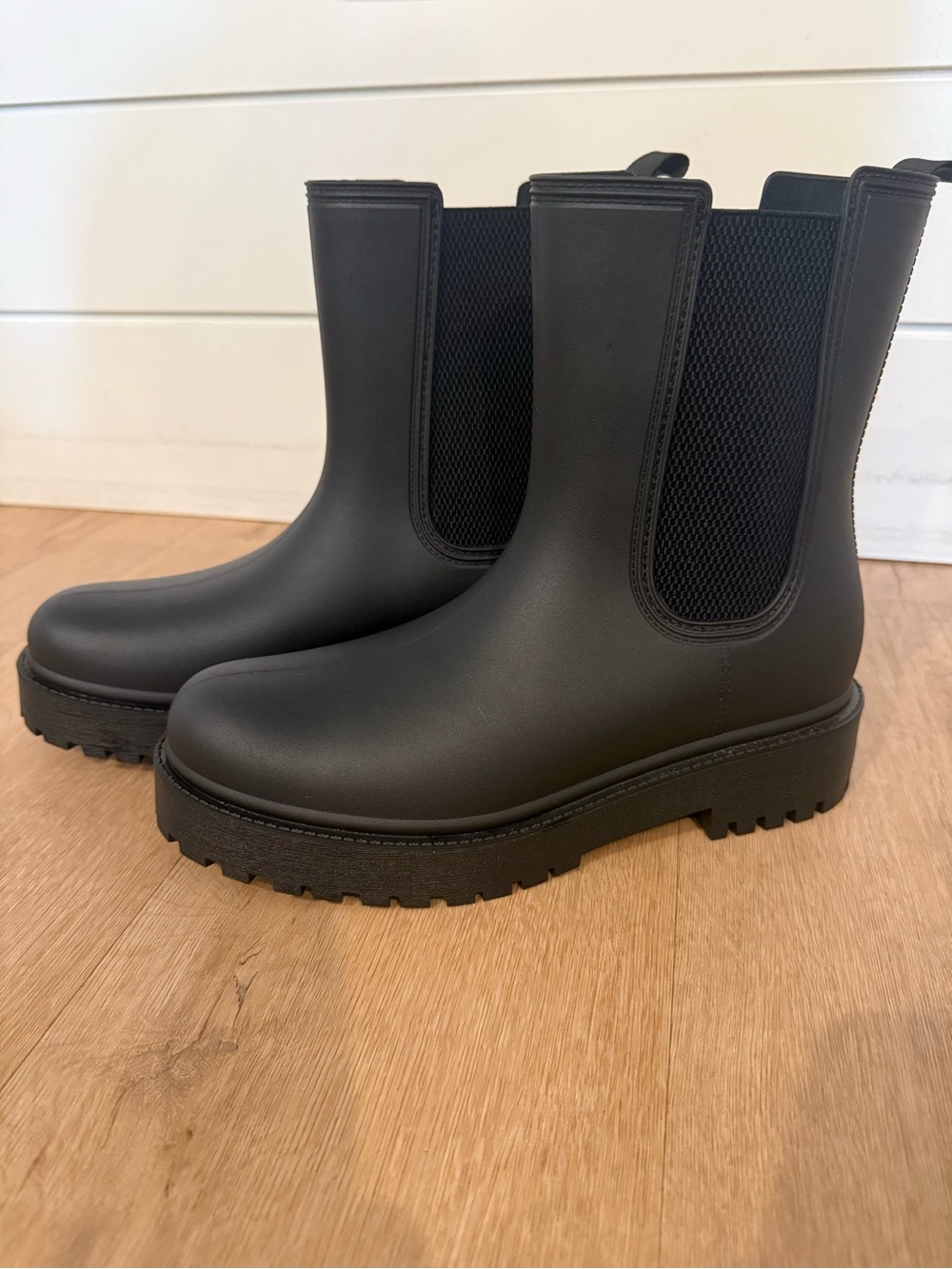 Serra Matte Black Chelsea Lug Rain Boots